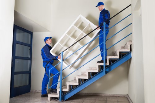 Medium-sized removal van suitable for flats and house moves in Roehampton