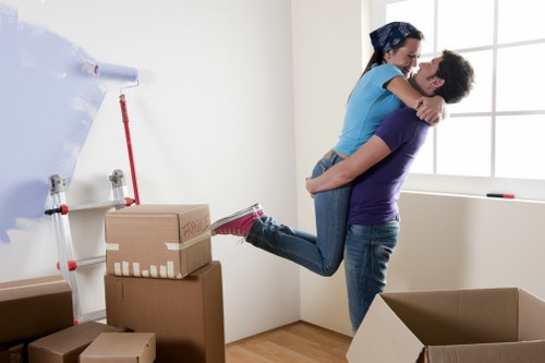 Local moving truck service supporting residential relocation in Roehampton