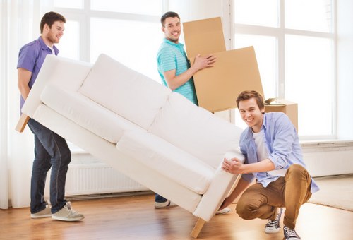 Packing boxes for flat removals in Roehampton
