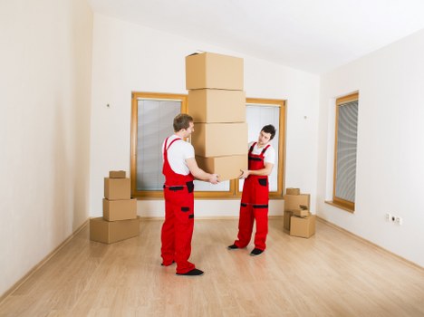 Moving day preparation for flat removals in Roehampton